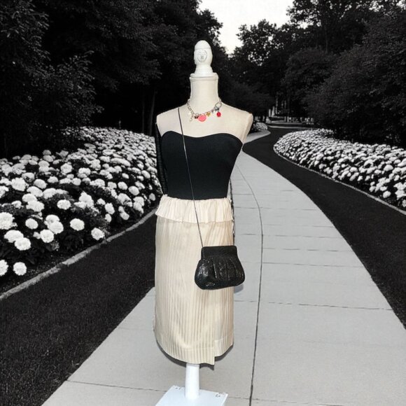 White House Black Market Snake Embossed Clutch Pleated Evening Bag Chain Strap - Picture 2 of 7